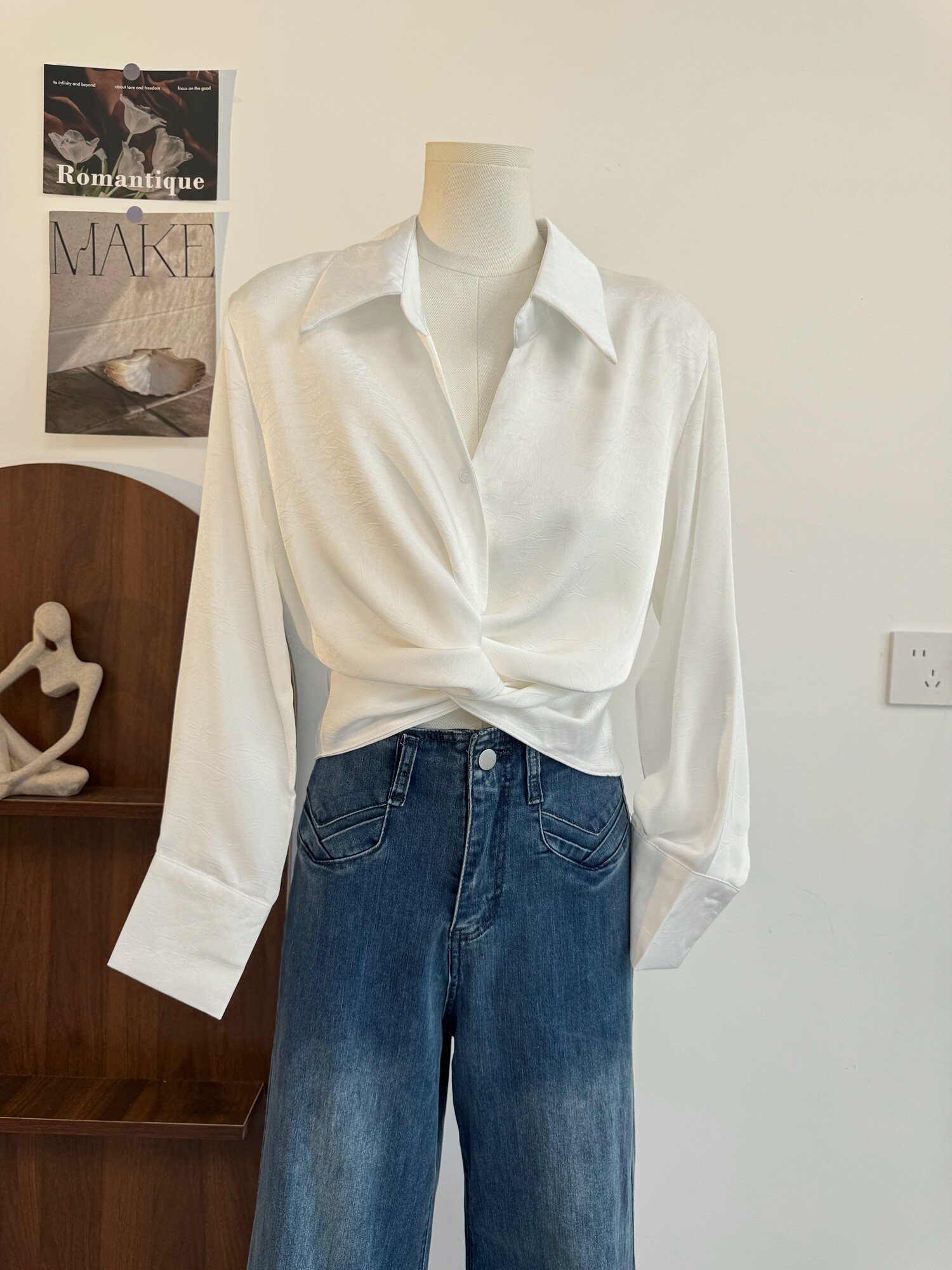 Blouse en satin à revers pour  - Korean Street Fashion Female avis et prix