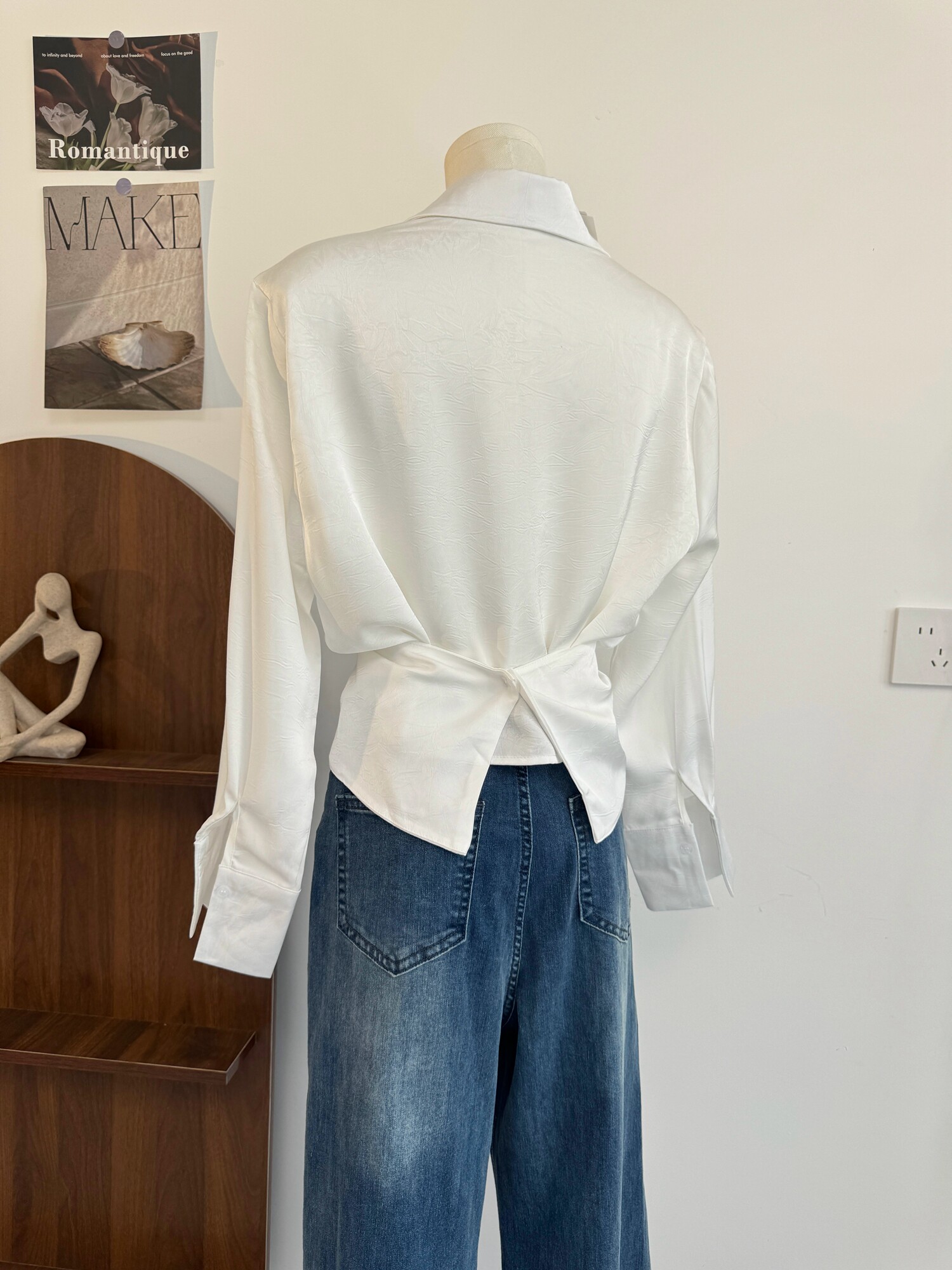 Blouse en satin à revers pour  - Korean Street Fashion Female avis et prix
